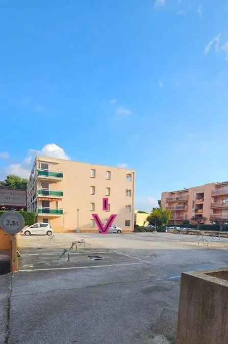 Studio Cabine Neuf 4 Personnes - Bormes Les Mimosas - 300M De La Plage De La Faviere Apartment