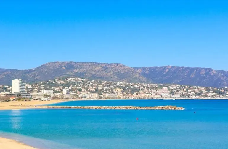 Studio Cabine Neuf 4 Personnes - Bormes Les Mimosas - 300M De La Plage De La Faviere Apartment