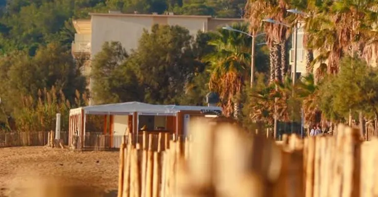 Studio Cabine Neuf 4 Personnes - Bormes Les Mimosas - 300M De La Plage De La Faviere 0*, Bormes-les-Mimosas